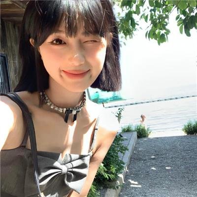她和她的她